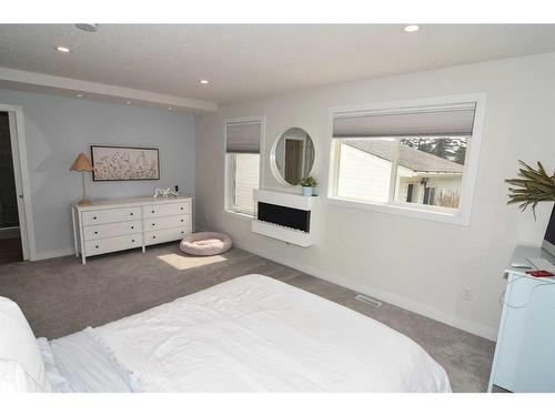 123 Huntchester Crescent Ne, Calgary, AB - Indoor Photo Showing Bedroom