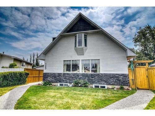 123 Huntchester Crescent Ne, Calgary, AB - Outdoor