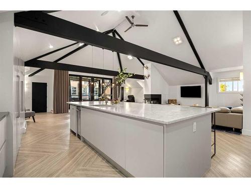 10-314 25 Avenue Sw, Calgary, AB - Indoor Photo Showing Kitchen