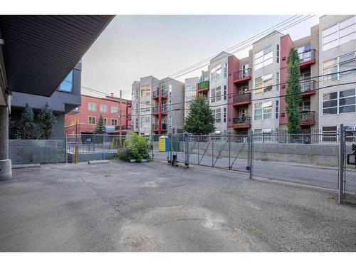 10-314 25 Avenue Sw, Calgary, AB - Outdoor