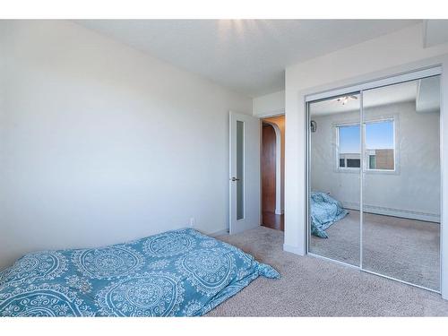 16-2104 17 Street Sw, Calgary, AB - Indoor Photo Showing Bedroom