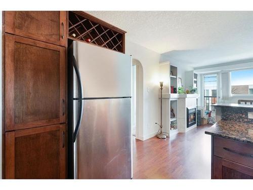 16-2104 17 Street Sw, Calgary, AB - Indoor Photo Showing Kitchen