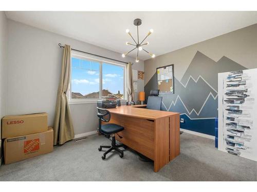 149 Everhollow Heights Sw, Calgary, AB - Indoor Photo Showing Office