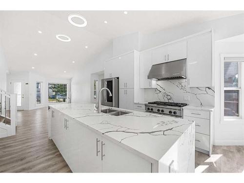 60 Panorama Hills Place Nw, Calgary, AB - Indoor Photo Showing Kitchen With Upgraded Kitchen