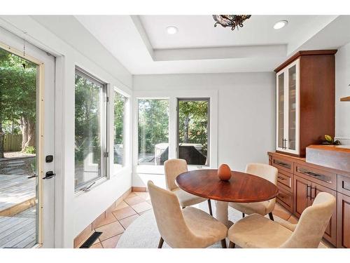 112 Oakcliffe Place Sw, Calgary, AB - Indoor Photo Showing Dining Room