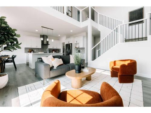 35 Saddlebred Place, Cochrane, AB - Indoor Photo Showing Living Room