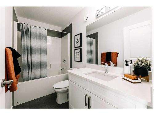 35 Saddlebred Place, Cochrane, AB - Indoor Photo Showing Bathroom