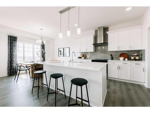 35 Saddlebred Place, Cochrane, AB - Indoor Photo Showing Kitchen With Upgraded Kitchen