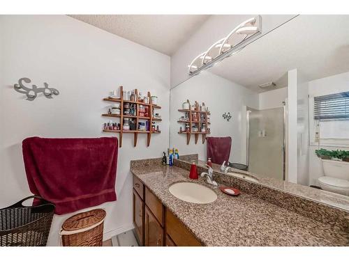 2538 Catalina Boulevard Ne, Calgary, AB - Indoor Photo Showing Bathroom