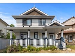 39 Somerside Common SW Calgary, AB T2Y 3M9