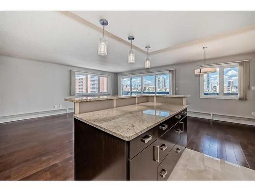 601-1033 15 Avenue Sw, Calgary, AB - Indoor Photo Showing Kitchen