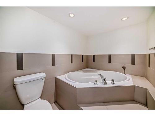 601-1033 15 Avenue Sw, Calgary, AB - Indoor Photo Showing Bathroom