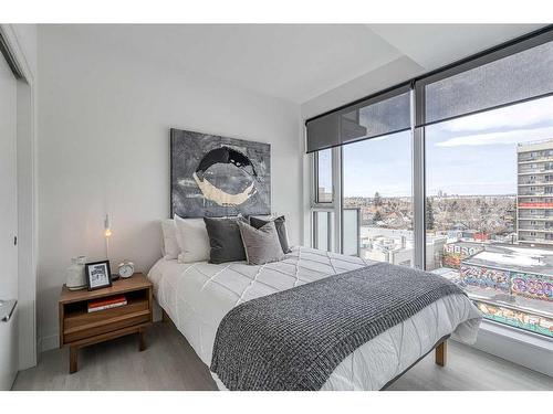 710-327 9A Street Nw, Calgary, AB - Indoor Photo Showing Bedroom