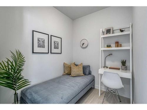 710-327 9A Street Nw, Calgary, AB - Indoor Photo Showing Bedroom