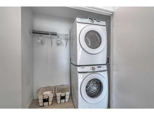 710-327 9A Street Nw, Calgary, AB - Indoor Photo Showing Laundry Room