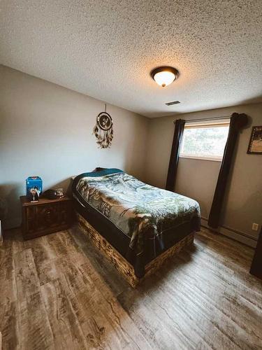 207 9 Avenue Ne, Sundre, AB - Indoor Photo Showing Bedroom