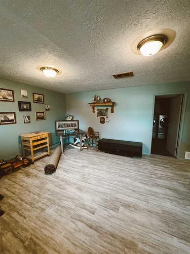 207 9 Avenue Ne, Sundre, AB - Indoor Photo Showing Other Room