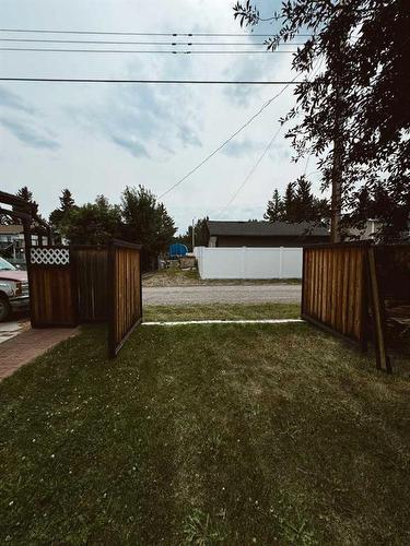 207 9 Avenue Ne, Sundre, AB - Outdoor