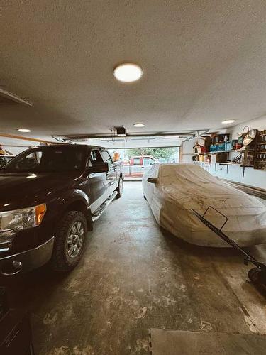 207 9 Avenue Ne, Sundre, AB - Indoor Photo Showing Garage