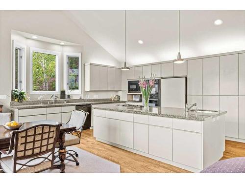 149 Carey, Canmore, AB - Indoor Photo Showing Kitchen With Upgraded Kitchen