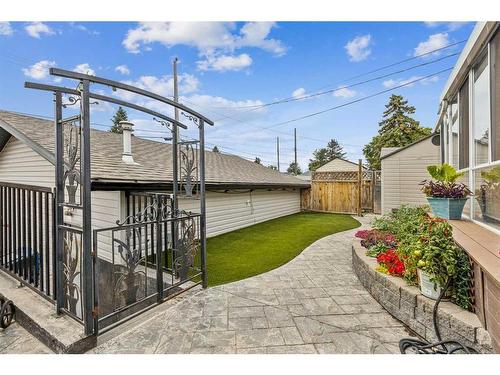 827 Raynard Crescent Se, Calgary, AB - Outdoor With Exterior