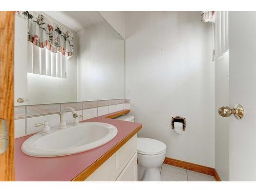 461 Lake Ontario Place Se, Calgary, AB - Indoor Photo Showing Bathroom