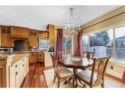 2593 Coopers Circle Sw, Airdrie, AB - Indoor Photo Showing Dining Room