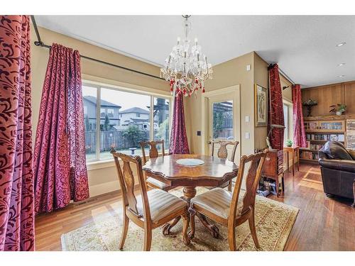 2593 Coopers Circle Sw, Airdrie, AB - Indoor Photo Showing Dining Room