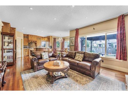 2593 Coopers Circle Sw, Airdrie, AB - Indoor Photo Showing Living Room