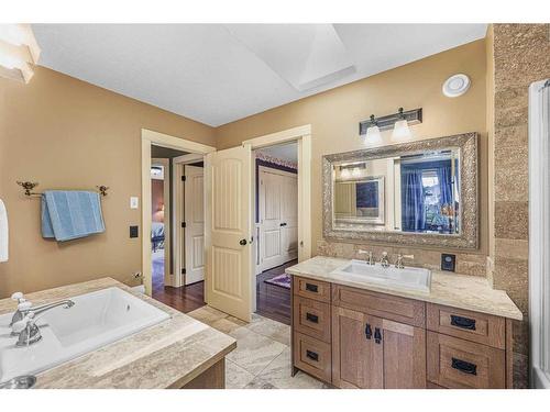 2593 Coopers Circle Sw, Airdrie, AB - Indoor Photo Showing Bathroom