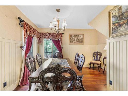 2593 Coopers Circle Sw, Airdrie, AB - Indoor Photo Showing Dining Room