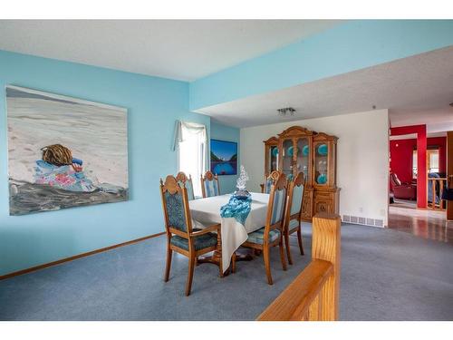 1120 High Country Drive Nw, High River, AB - Indoor Photo Showing Dining Room