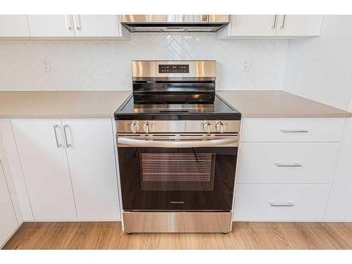 117 South Point Manor Sw, Airdrie, AB - Indoor Photo Showing Kitchen