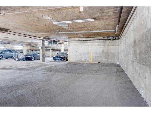 3310-13045 6 Street Sw, Calgary, AB - Indoor Photo Showing Garage