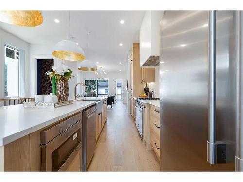 1804 32 Avenue Sw, Calgary, AB - Indoor Photo Showing Kitchen With Upgraded Kitchen