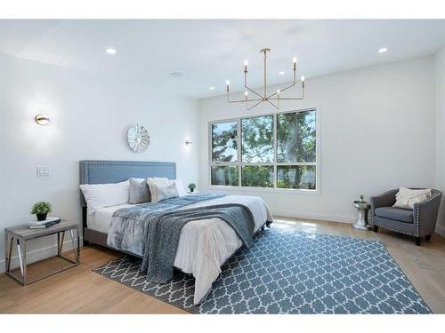 1804 32 Avenue Sw, Calgary, AB - Indoor Photo Showing Bedroom