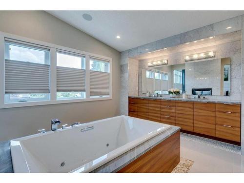 2002 25A Street Sw, Calgary, AB - Indoor Photo Showing Kitchen