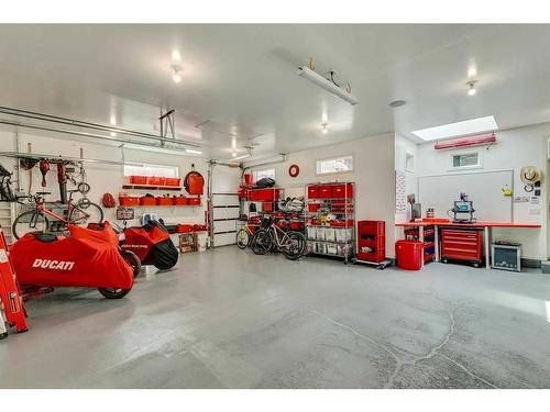 2002 25A Street Sw, Calgary, AB - Indoor Photo Showing Garage