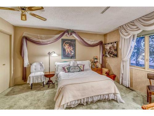 322136 8 Street East, Rural Foothills County, AB - Indoor Photo Showing Bedroom