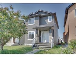 137 Saddlecrest Park NE Calgary, AB T3J 5L5