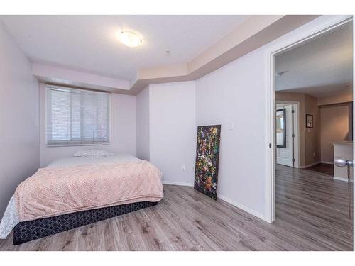 217-7110 80 Avenue Ne, Calgary, AB - Indoor Photo Showing Bedroom