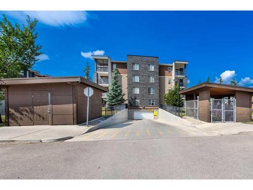 217-7110 80 Avenue Ne, Calgary, AB - Outdoor