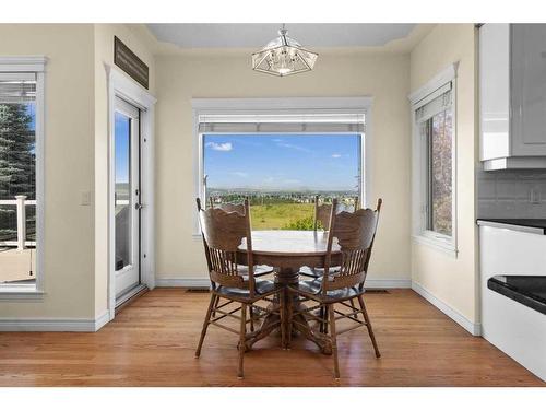 55 Schiller Crescent Nw, Calgary, AB - Indoor Photo Showing Dining Room