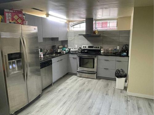 2518 15 Avenue South, Lethbridge, AB - Indoor Photo Showing Kitchen