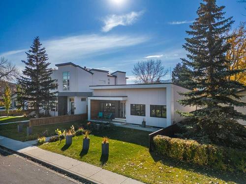 4627 21 Avenue Nw, Calgary, AB - Outdoor