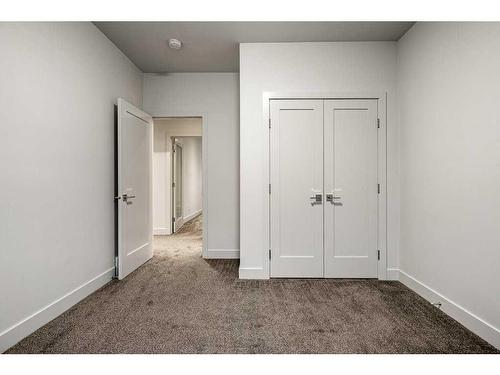 4627 21 Avenue Nw, Calgary, AB - Indoor Photo Showing Other Room