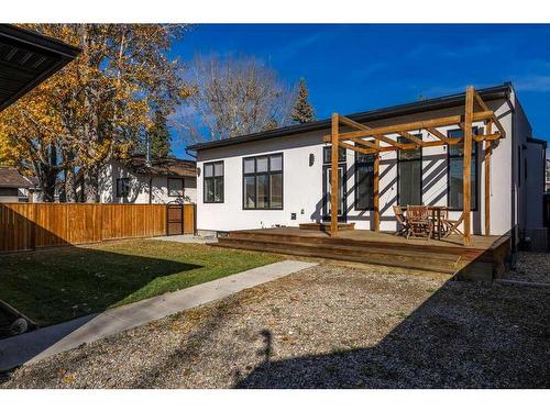 4627 21 Avenue Nw, Calgary, AB - Outdoor