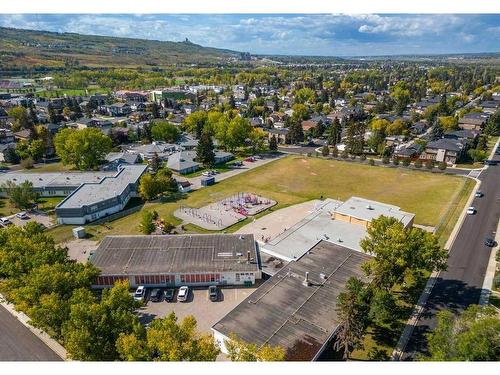 4627 21 Avenue Nw, Calgary, AB - Outdoor With View