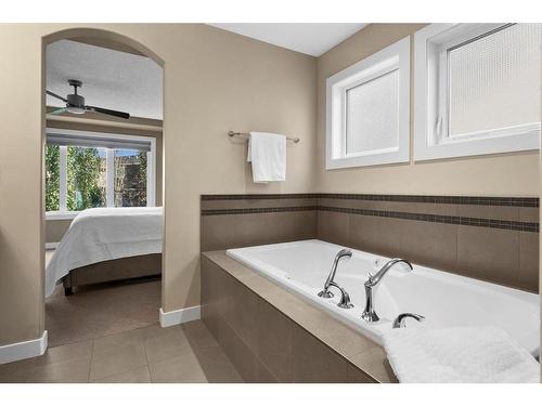 161 Aspenshire Crescent Sw, Calgary, AB - Indoor Photo Showing Bathroom