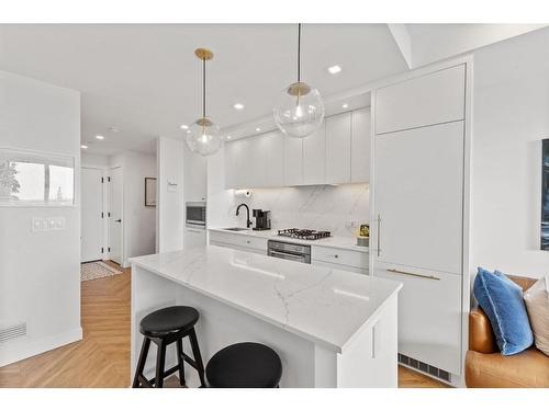 216-8505 Broadcast Avenue Sw, Calgary, AB - Indoor Photo Showing Kitchen With Upgraded Kitchen